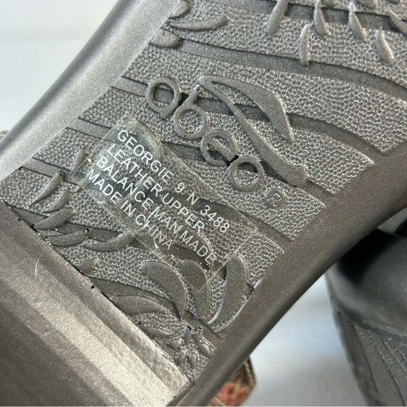 Abeo Women's Brown and Tan Strappy Sandals 9 - Picture 8 of 9